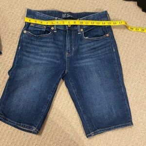 Gap denim blue size 6/28 for women shorts